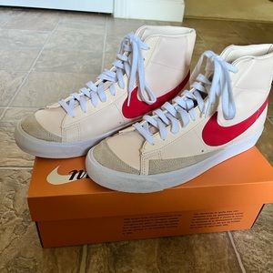 Nike Blazer Mid '77 Vintage 'Guava Ice Red' DH0929-800. Size 9.5